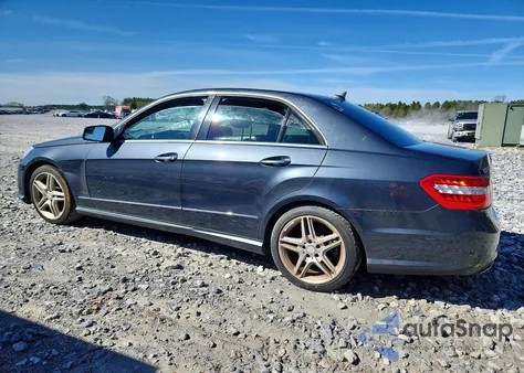 2013 Mercedes-Benz E 350 z USA, uszkodzony, nr VIN WDDHF5KB7DA668820